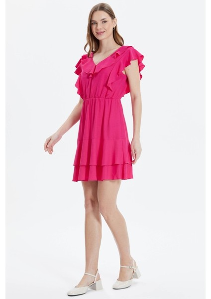 Yakası ve Etek Ucu Volanlı V Yaka Elbise