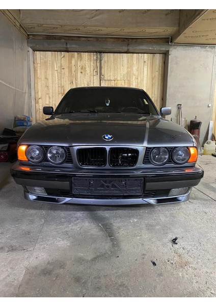 Bmw E34 Bıyık Sacı Tutucusu - Braketi 51131978152 / 51131978151