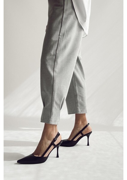 Camellia Siyah Deri Stiletto