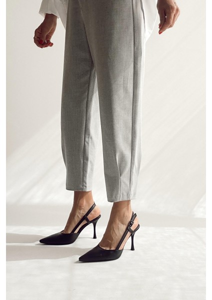 Camellia Siyah Deri Stiletto