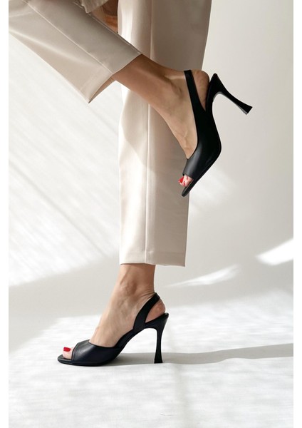 Grass Siyah Hakiki Deri Topuklu Ayakkabı