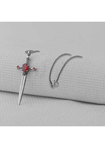 Kırmızı Zirkon Taşlı Şovalye Kılıcı 925 Ayar Erkek Gümüş Kolye