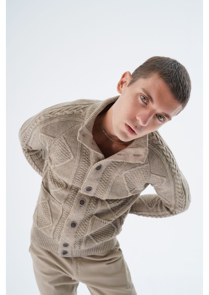 Erkek Vizon Dik Yaka Düğmeli Yürütmeli Saç Örgülü Cepli Yün Triko Örme Hırka TRIST-5326 modelleri