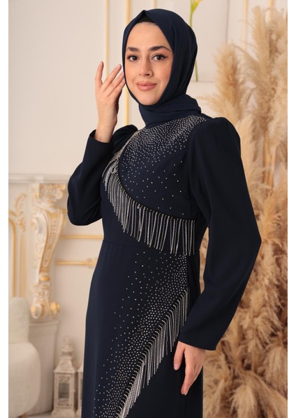 Zincir ve Taş Detaylı Krep Kumaş Tesettür Elbise (K1025) fırsatları
