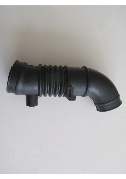 Mazda 323 Familia 95/97 Hava Fi̇ltre Hortumu 1.8cc modelleri