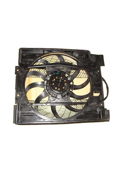Bmw 5 Seri E39 96/00 Kli̇ma Fan Davlumbazı 3pi̇nli̇ (Kontrol Üni̇tesi̇ Arızalı )(10KANAT)