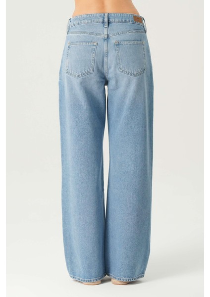 Kadın Wideleg Jean Pantolon Açık Mavi Normal Bel Düğmeli C 4530-207 Günlük Stil fırsatları