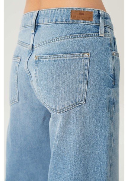 Kadın Wideleg Jean Pantolon Açık Mavi Normal Bel Düğmeli C 4530-207 Günlük Stil indirimleri