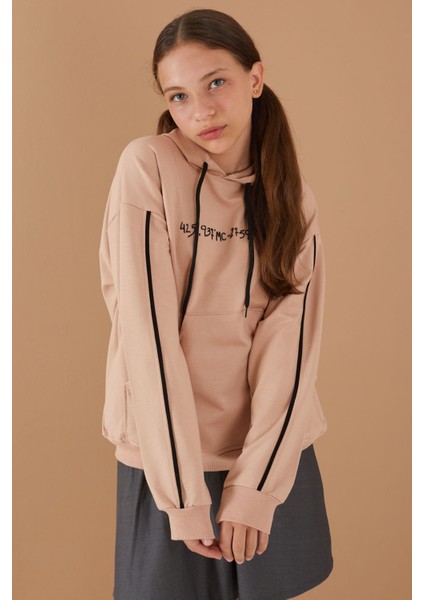 Bej Baskılı Kız Çocuk Şeritli Kapüşonlu Sweatshirt 19220