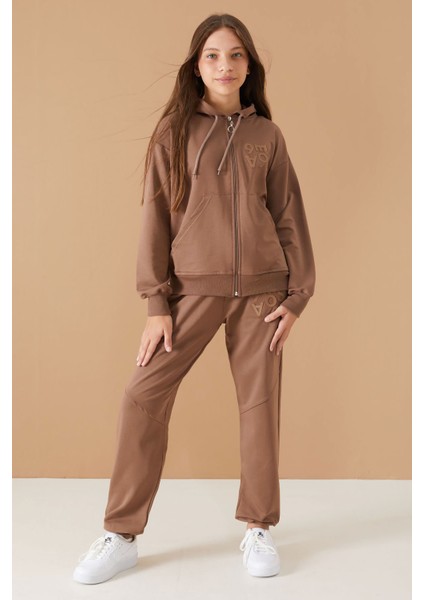 Kahverengi Yazı Baskılı Kapüşonlu Hırkalı Kız Eşofman Takımı 19224