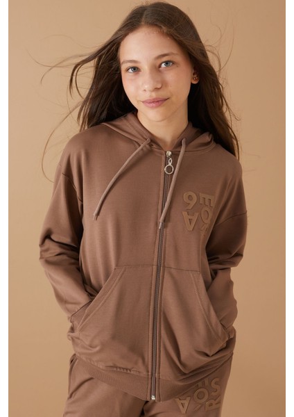 Kahverengi Yazı Baskılı Kapüşonlu Hırkalı Kız Eşofman Takımı 19224 fırsatları