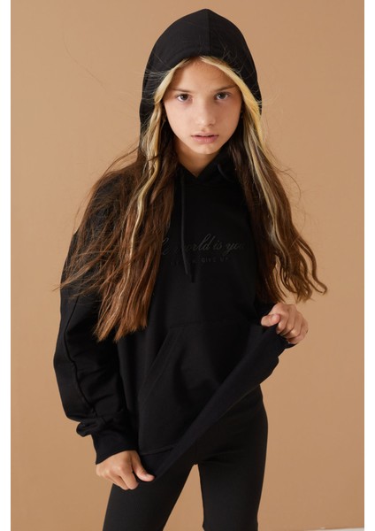 Siyah Göğüs Yazılı Kanguru Cepli Kapüşonlu Kız Çocuk Sweatshirt 19336 fiyatları