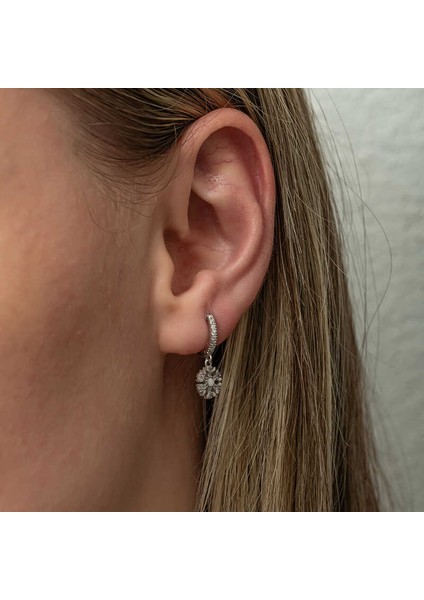 Gümüş Sallantılı Kar Tanesi Kadın Küpe fırsatları