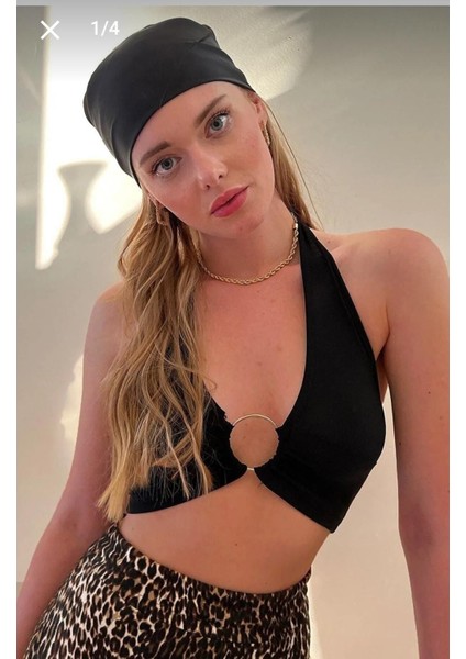 Halka Detaylı Dekolteli Kadın Siyah Crop Bluz Elit