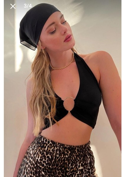 Halka Detaylı Dekolteli Kadın Siyah Crop Bluz Elit fırsatları
