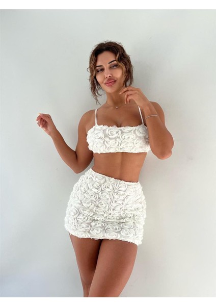 Beyaz Üç Boyutlu Çiçek Desenli Fermuar Detaylı Mini Ikili Takım Elbise