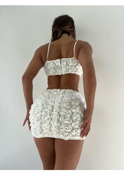Beyaz Üç Boyutlu Çiçek Desenli Fermuar Detaylı Mini Ikili Takım Elbise modelleri