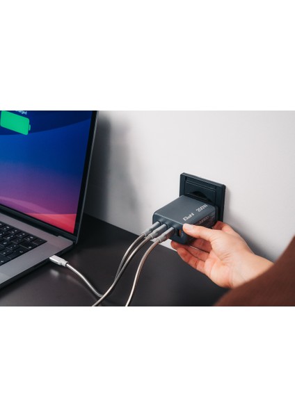 GNC-200 Gan Charger 200W 2 x Usb-C® Pd 100W / 1 x Usb-C® Pd 65W / 1 x USB Qc 3.0 (Eu/uk/us)