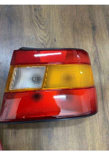 Hyundai Excel Arka Sağ Sol Stop Lambası Set 1992-1994 modelleri