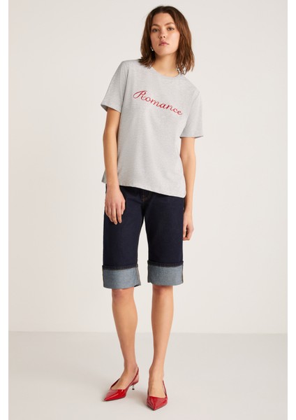 Elestren Kadın Oversize Kısa Kollu Önü Kırmızı Yazi Detaylı Gri T-Shirt fiyatları
