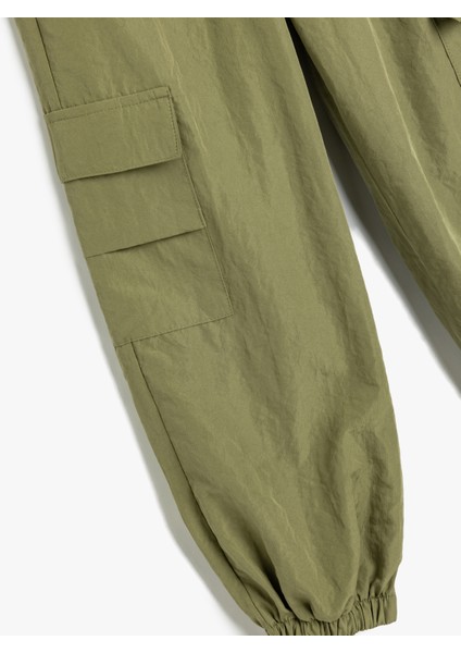 Jogger Paraşüt Pantolon Cep Detaylı Beli Lastikli modelleri