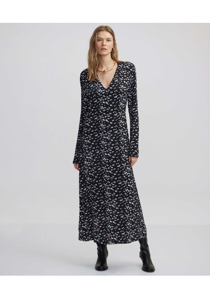 Metal Aksesuarlı ve Desenli Elbise fiyatları