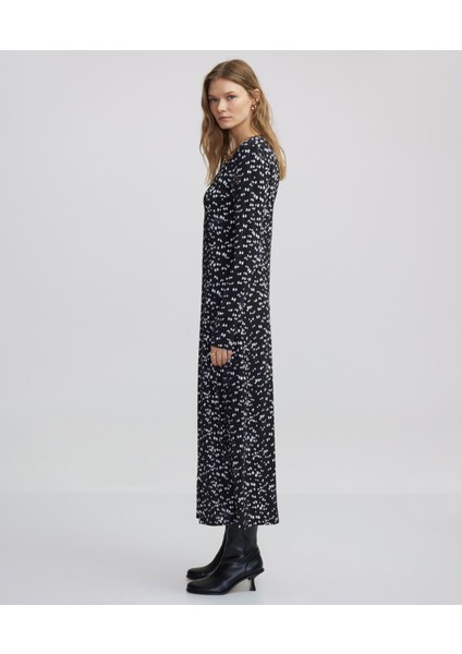 Metal Aksesuarlı ve Desenli Elbise indirimleri