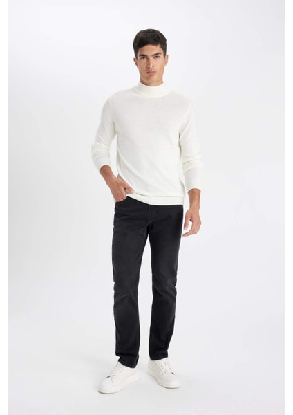 Slim Fit Dar Kesim Yarım Balıkçı Yaka Basic Düz Triko Kazak R1127AZ24WN