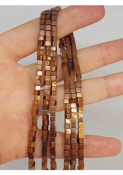 Çeyrek Dizi (9cm Uzunluğundadır!) Hematit Taşı Küp Şekilli 3mm Çeyrek Dizi (48118)