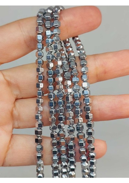 Çeyrek Dizi (9cm Uzunluğundadır!) Hematit Taşı Çeyrek Dizi 4mm (49624)