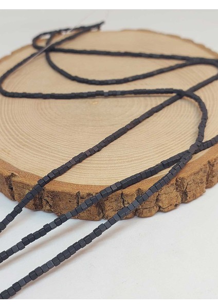 Çeyrek Dizi (9cm Uzunluğundadır!) Hematit Taşı Çeyrek Dizi 2*2mm (49644) fırsatları