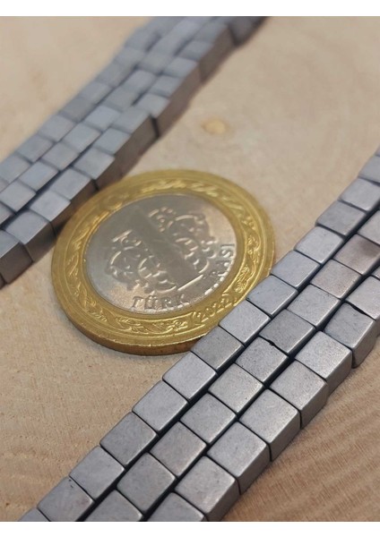 Çeyrek Dizi (9cm Uzunluğundadır!) Hematit Taşı Küp Şekilli 4mm Çeyrek Dizi (49668) modelleri
