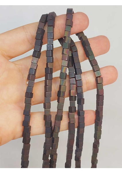 Çeyrek Dizi (9cm Uzunluğundadır!) Hematit Taşı Küp Şekilli 4mm Çeyrek Dizi (49672)