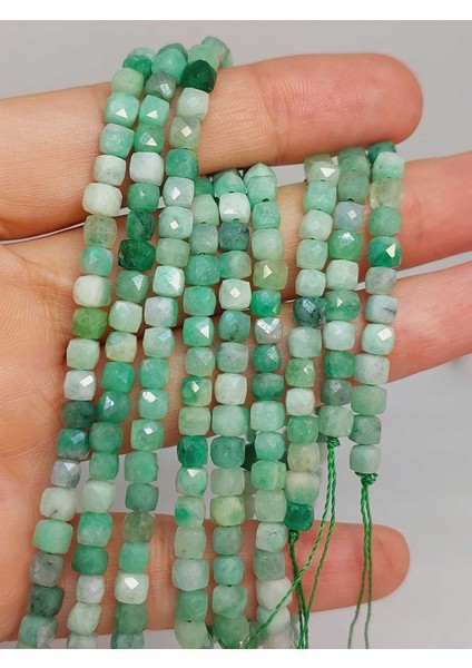 Çeyrek Dizi (9cm Uzunluğundadır!) Zümrüt Taşı Küp Şekilli Çeyrek Dizi 4mm (45908)