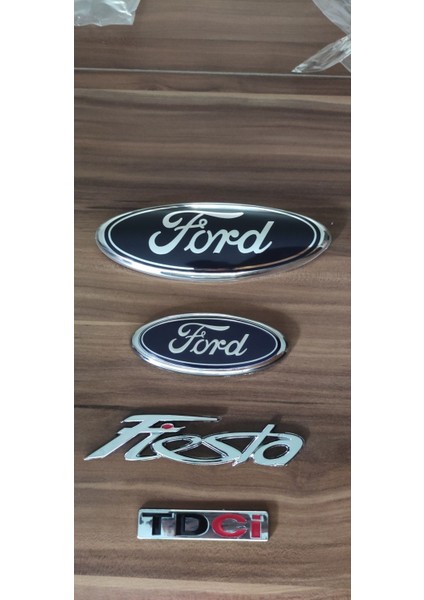 Fiesta 2009 - 2012 Ön Panjur Arması Arka Bagaj Arması Fiesta Bagaj Yazısı ve Tdci Yazı 4 Lü Set fiyatları