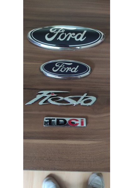 Fiesta 2009 - 2012 Ön Panjur Arması Arka Bagaj Arması Fiesta Bagaj Yazısı ve Tdci Yazı 4 Lü Set modelleri