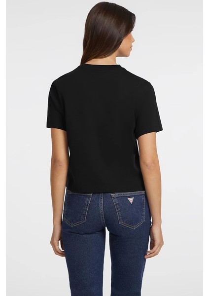 Kadın Boxy Mini Üçgen Logolu T-Shirt modelleri