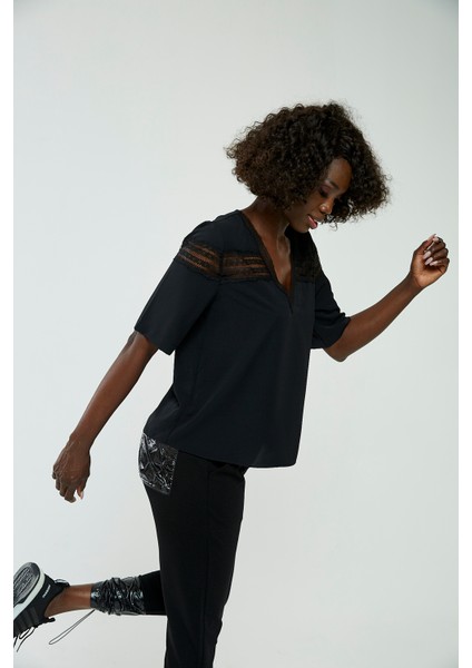 Dantelli Siyah Gömlek fırsatları