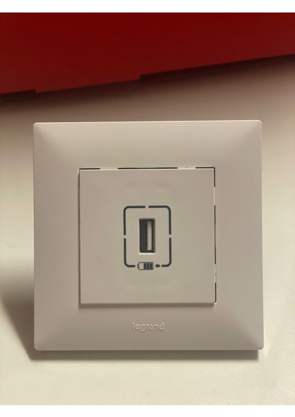 Raventi Beyaz Tekli USB Şarj Prizi 1100MA