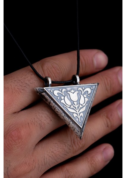 Orta Boy Lale Modeli Gümüş Muska Cevşen Haznesi