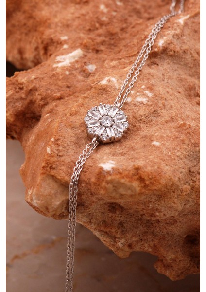 Baget Taşlı Çiçek Rodyumlu Gümüş Bileklik 4626