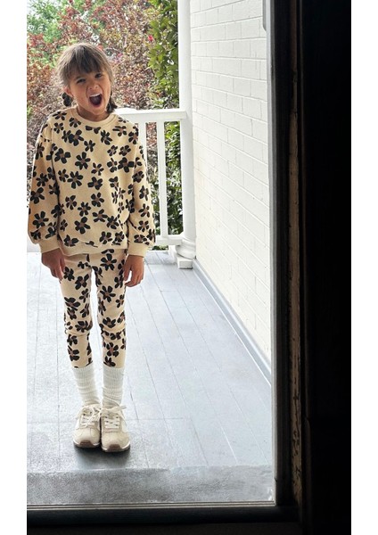 Yeni Sezon Kız Çocuk Çiçek Baskılı Pamuklu Sweatshirt ve Fitilli Taytlı Takım fiyatları