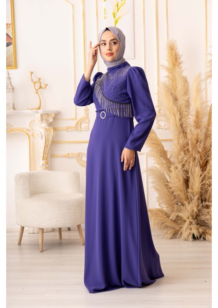 Göğüs Kısmı Taş ve Zincir Detaylı Krep Tesettür Abite (K1090)