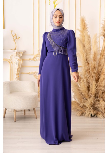 Göğüs Kısmı Taş ve Zincir Detaylı Krep Tesettür Abite (K1090) modelleri