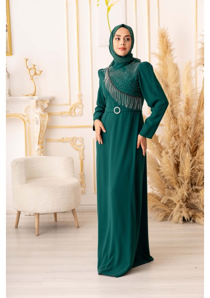 Göğüs Kısmı Taş ve Zincir Detaylı Krep Tesettür Abite (K1090)