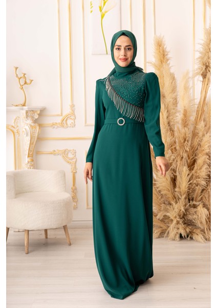 Göğüs Kısmı Taş ve Zincir Detaylı Krep Tesettür Abite (K1090) modelleri