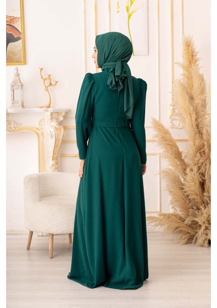 Göğüs Kısmı Taş ve Zincir Detaylı Krep Tesettür Abite (K1090) indirimleri