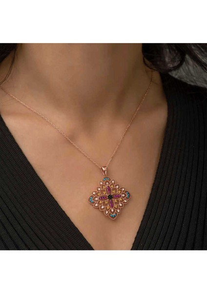 925 Ayar Gümüş Rose Etnik Desenli Madalyon Kolye