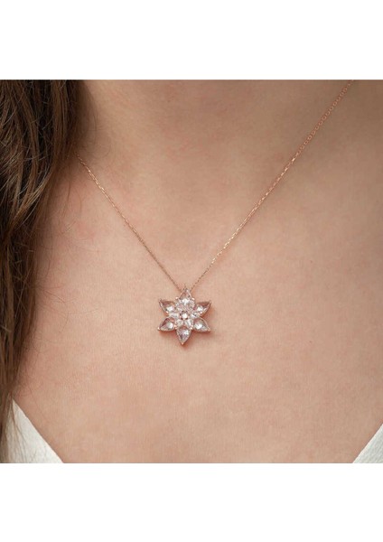 925 Ayar Gümüş Rose Beyaz Lotus Çiçeği Kolye