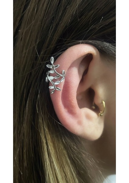 Gümüş Renk Yaprak Detaylı Ear Cuff (Tek)